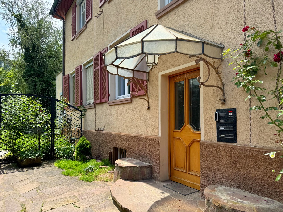 Hauseingang Wohnungen