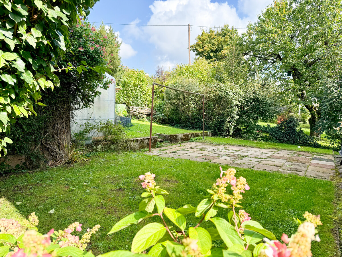 Garten hinter dem Haus