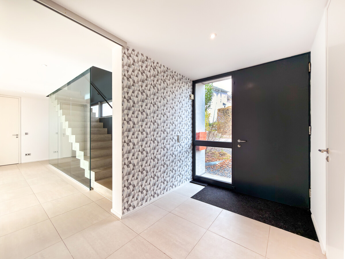 Eingangsbereich mit Platz für großzügige Garderobe