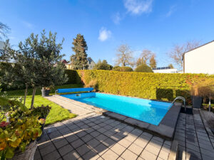 Pool im privaten Garten